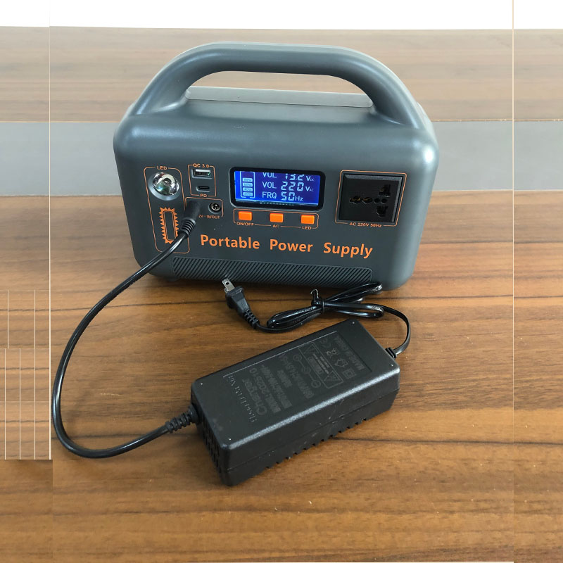 アウトドア用緊急ポータブル電源 400W 220V 192W - Outdoor Usb Power Bank のレビューと価格